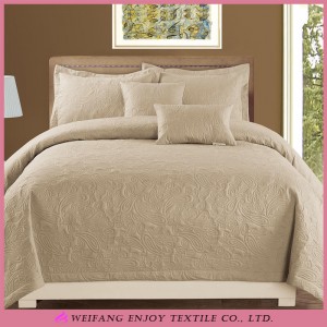 Cotton Printing Quilt Set With Decorative Pillows